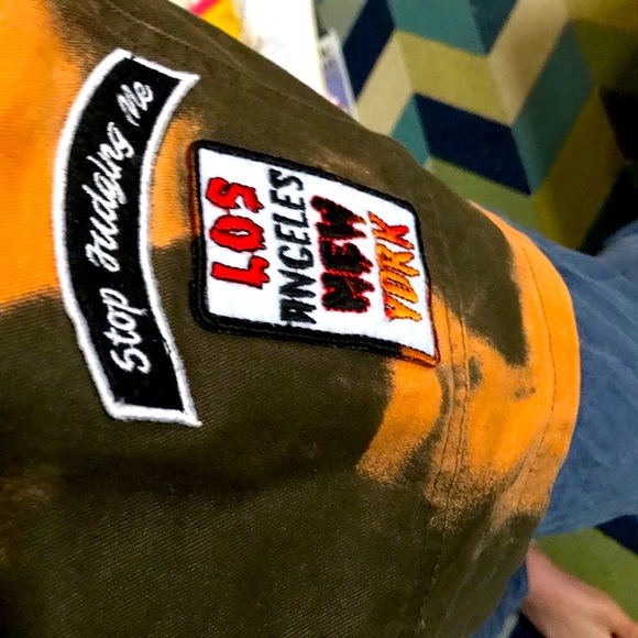 olive-colored jacket army looking but bleached 🧩🪖 - Picture 6 of 7